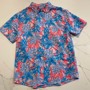Vineyard Vines boys L short sleeve Hawaiian print shirt, excellent condition